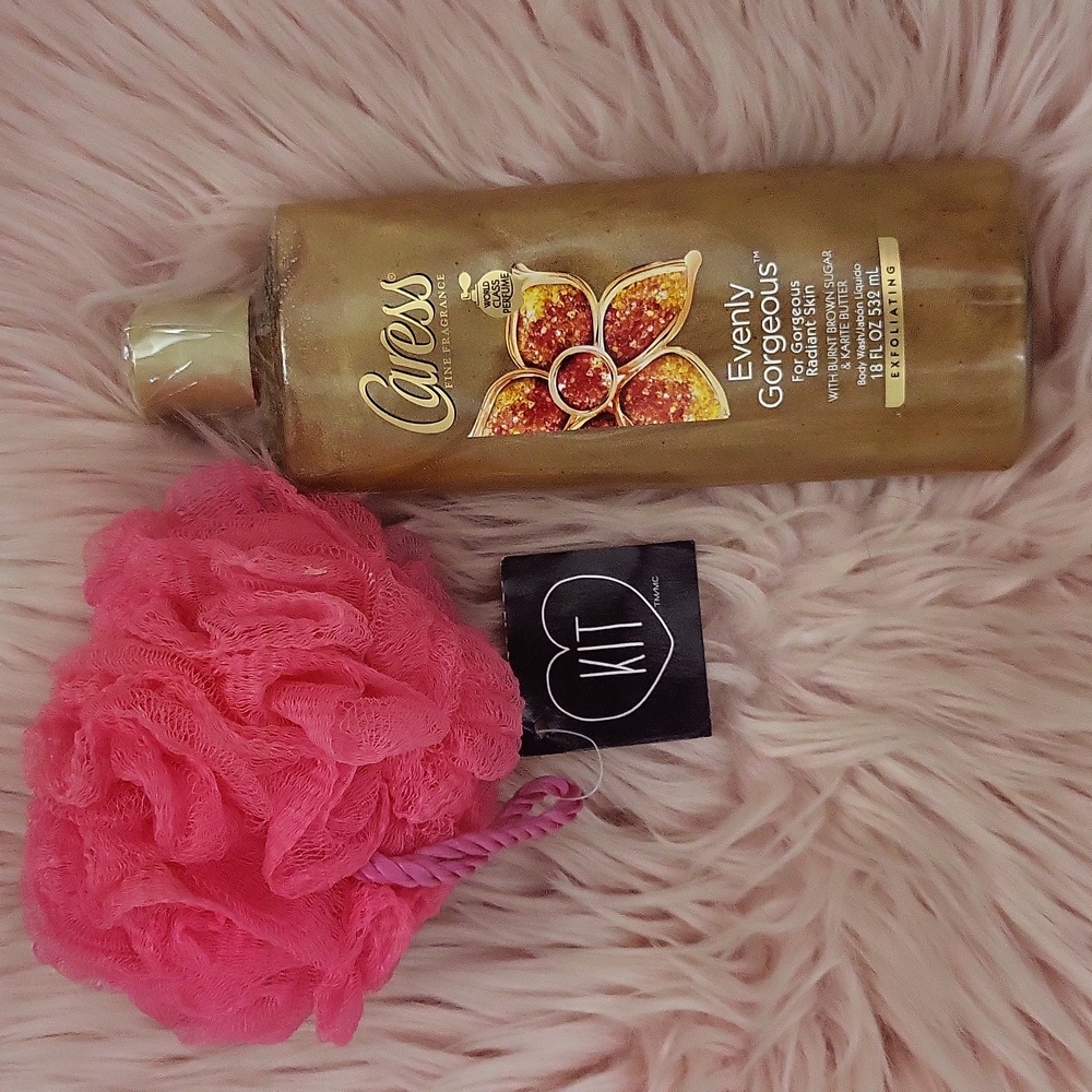 RARE!! Brand New DISCONTINUED CARESS EVENLY GORGEOUS BODY WASH & POOF-2CT.
